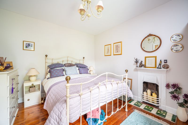 Bedroom- click for photo gallery